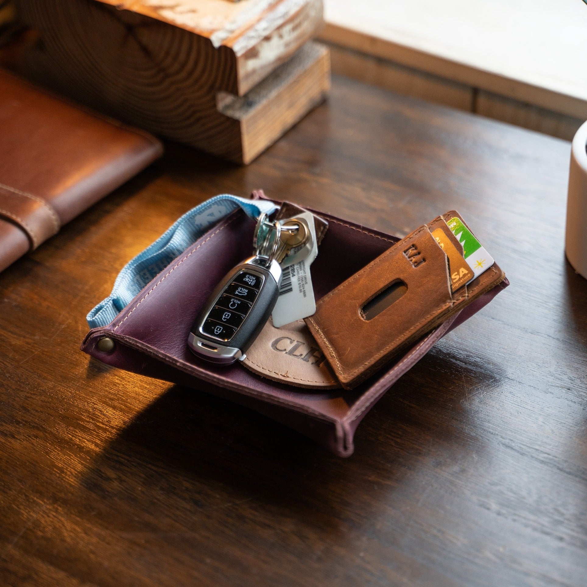 The Monticello Fine Leather Personalized Desk Dresser Valet Caddy Tray ...